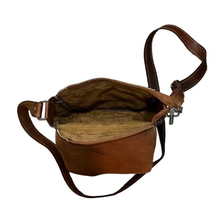 Bolso cruzado artesanal de piel natural. - Look Todo Piel