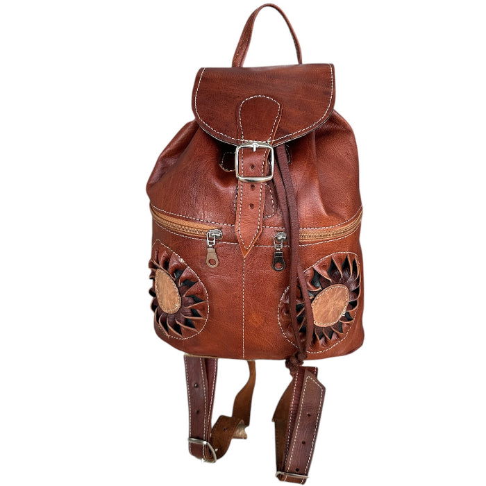 Mochila Sol con solapa artesanal de piel natural. - Look Todo Piel